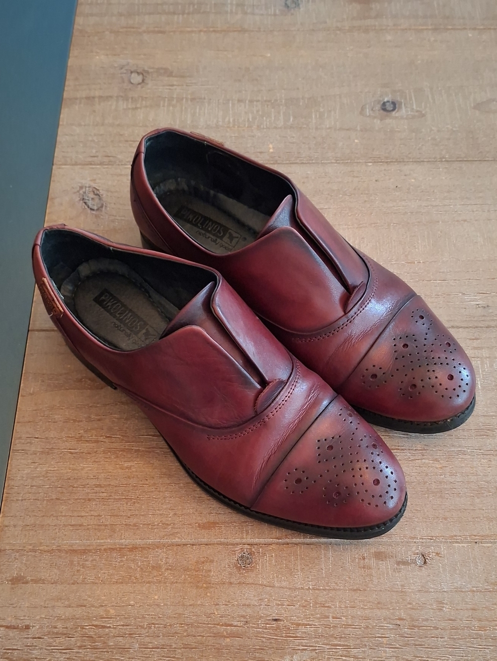 Pikolinos Classic Leather Oxblood Slip-on Brogued Comfort Loafers (Size EU 38)